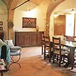 Cai'gatti, Con Piscina E Campo Da Tennis