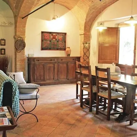 Cai'gatti, Con Piscina E Campo Da Tennis